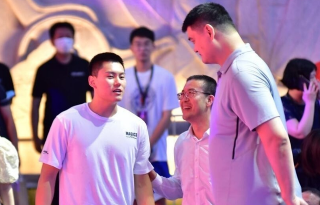 李弘权(从冲击NBA，到无球可打！场均仅4分，你真的不是中国男篮未来)