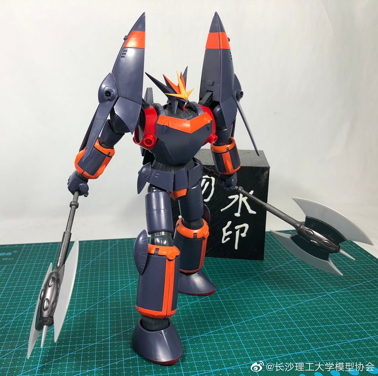 巴斯塔(模玩测评：青岛社 1/1000 钢巴斯塔（缩退炉版） 测评)