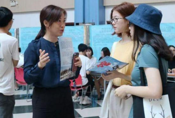 高考学生迎来“坏消息”，大学“学费”要上涨，下半年将开始实行