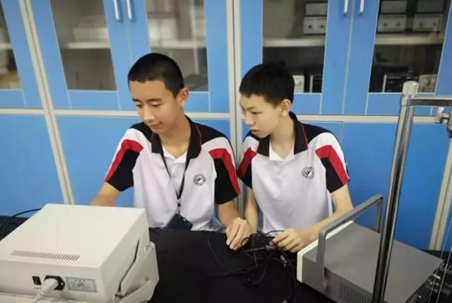 2021级年龄最小的本科生：14岁免试中考、高考直升清华