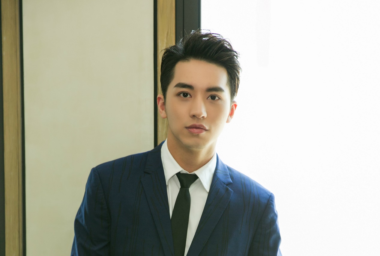 黄景瑜事件后的3个女人：个个来头不小，时尚、影视资源拿到手软