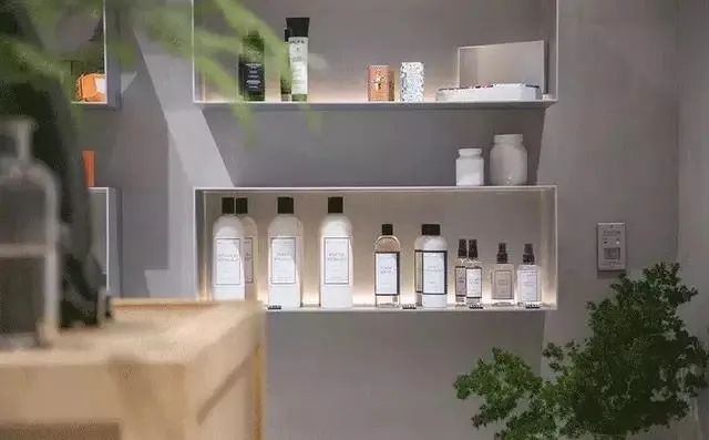 地素进军男装市场，旗下轻奢品牌RAZZLE能否再续地素女装辉煌？
