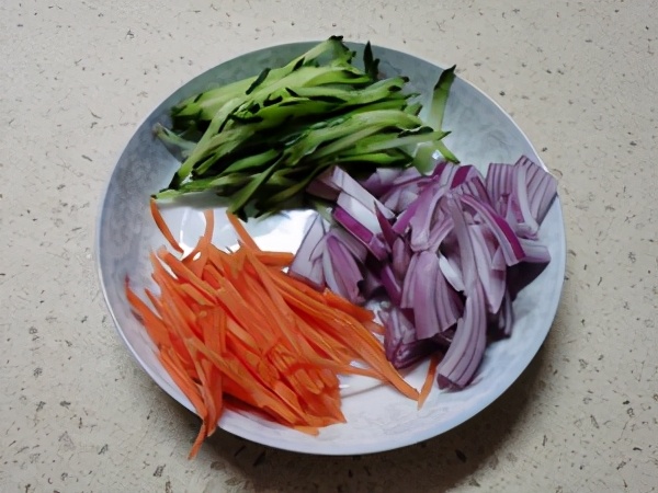 每天一道简单家常菜~捞起脆肉鲩