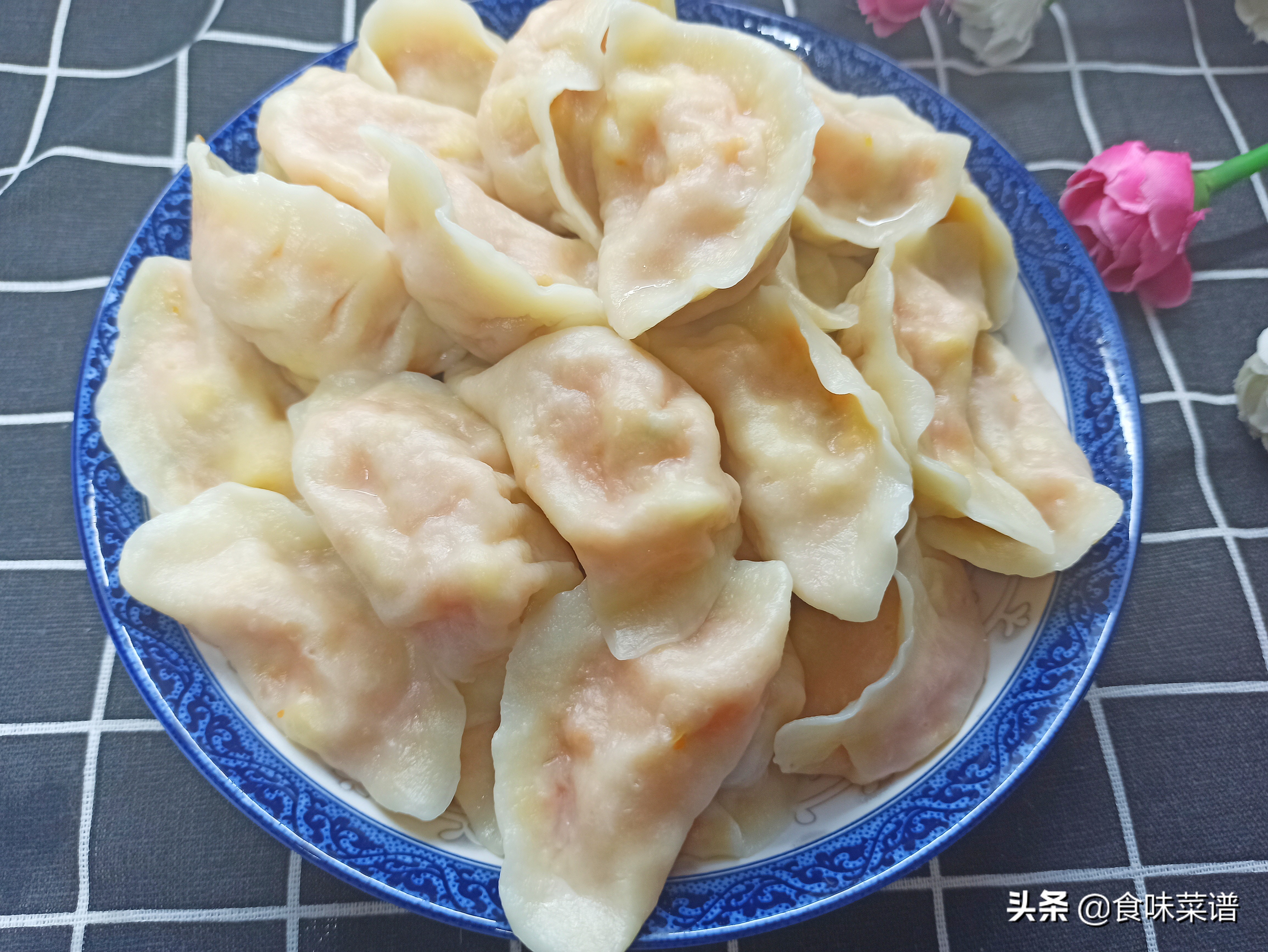 胡萝卜包饺子，营养美味又解馋，还能增强免疫力，一次3盘不够吃