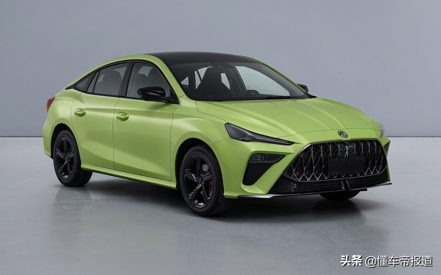 新车｜造型凶猛！疑似新款名爵5实车曝光，四出排气，动力更强
