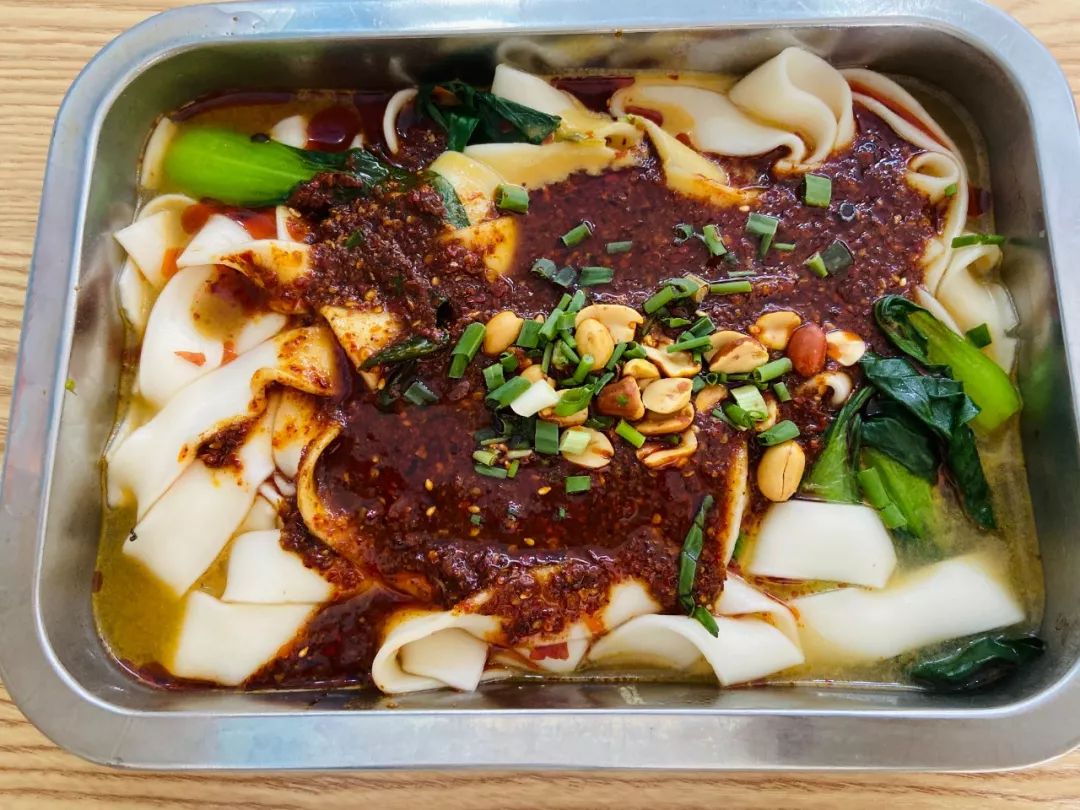 金张掖麻辣烫在西安也是小有名气的,在大众点评上随手一搜麻辣烫,就能