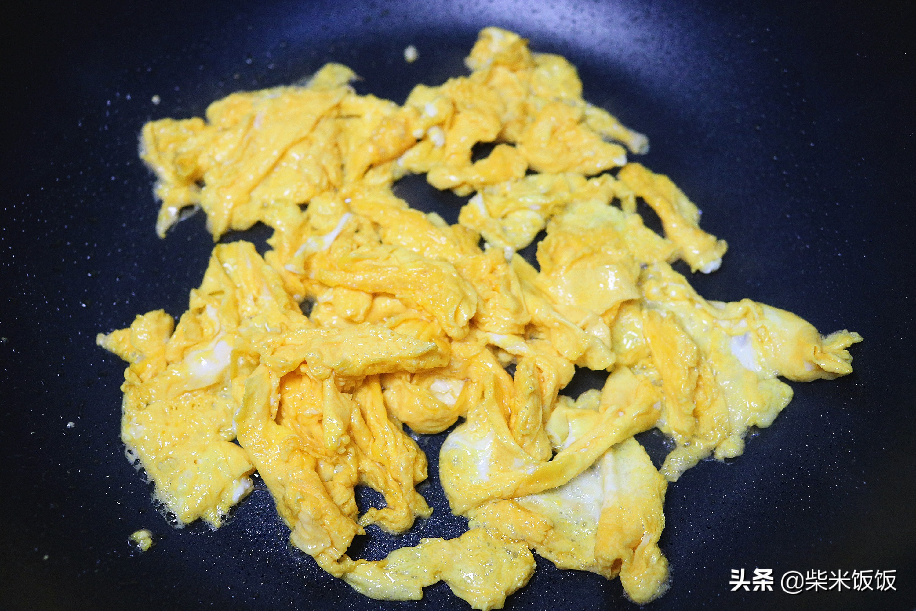 菠菜豆腐汤，加这食材一起炖，汤白味鲜，只放盐就很好喝