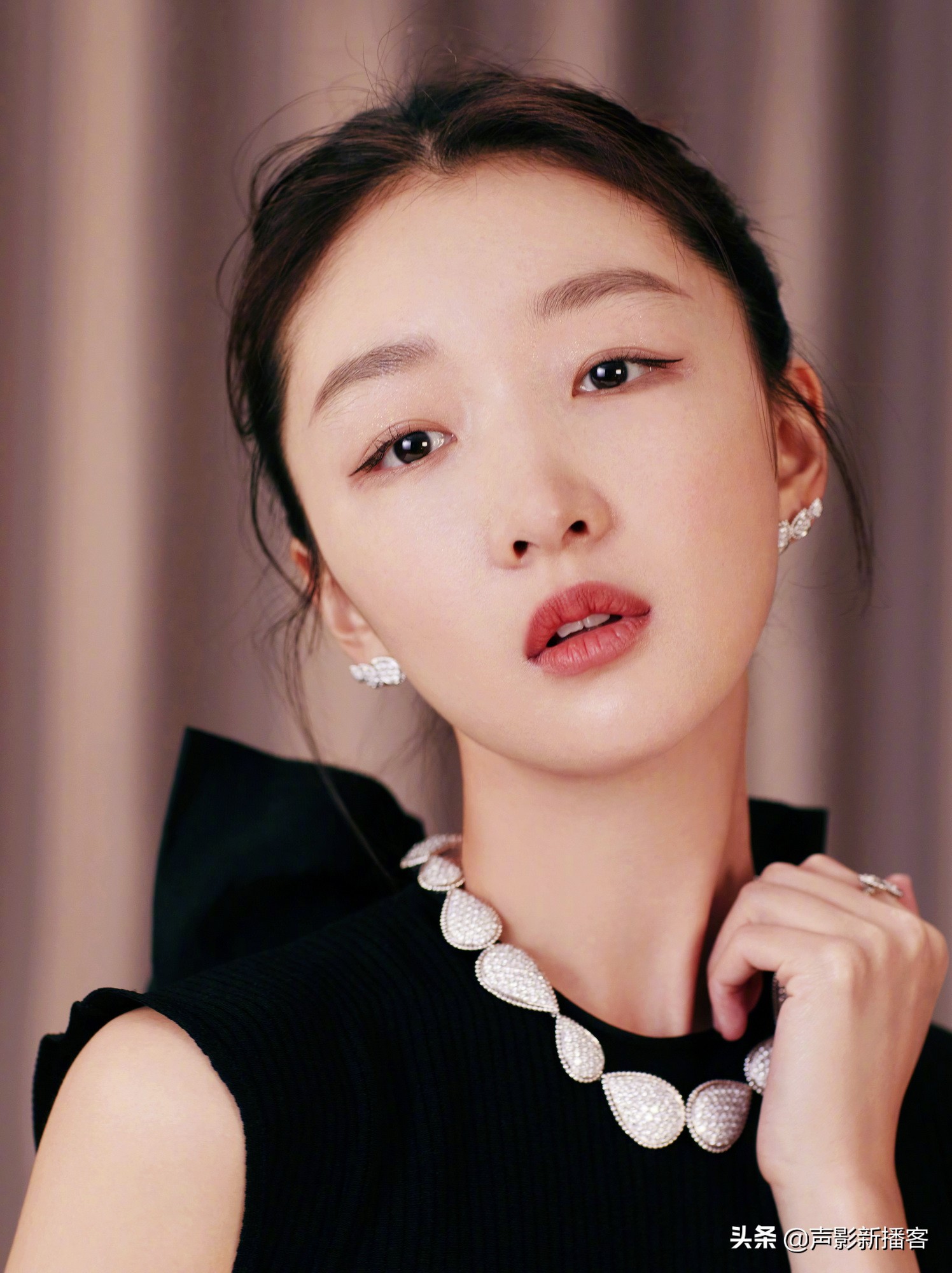 又到一年高考，明星给考生送祝福，有人是学霸，有人才考200多分