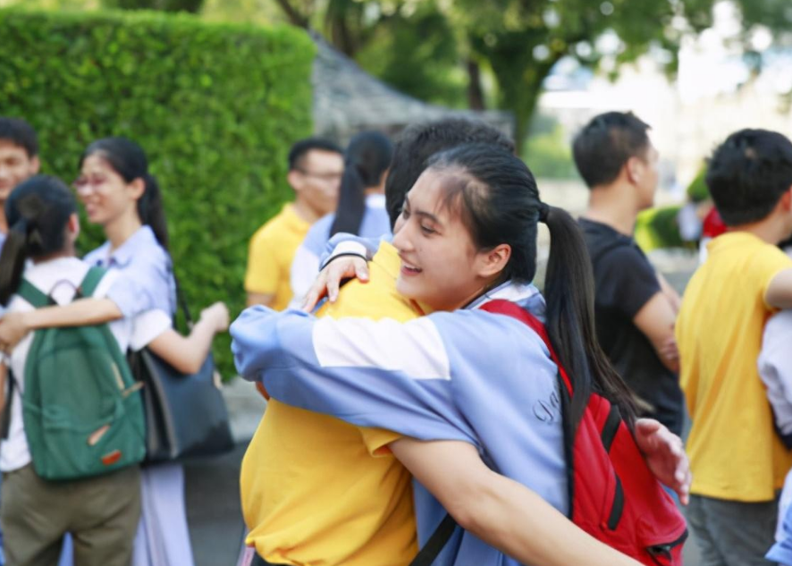 你知道高考为什么可以提前30分钟交卷吗？班主任说出其中缘由