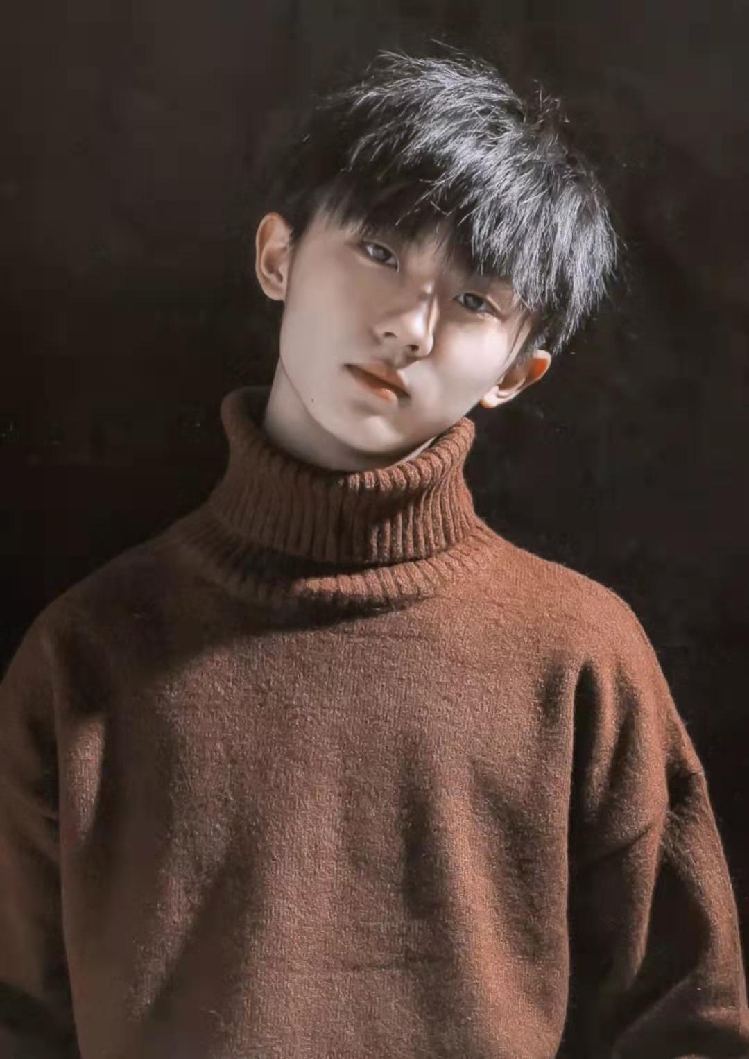 19岁当红偶像高考落榜！被曝总分307数学25，艺考中戏第6太遗憾