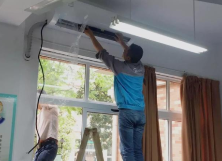 高三教室开空调，学生每天交3元钱引家长争议，如此高价接受不了