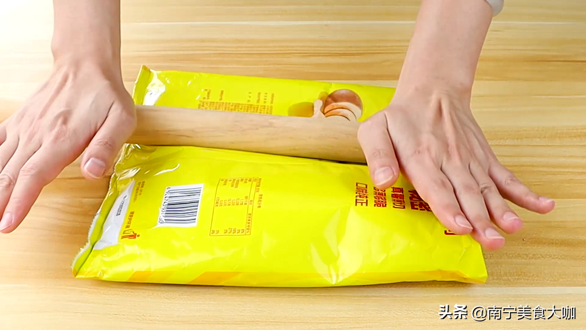 最近很火的薯片做法，加入3个鸡蛋，出锅瞬间变美食，惊艳全家人