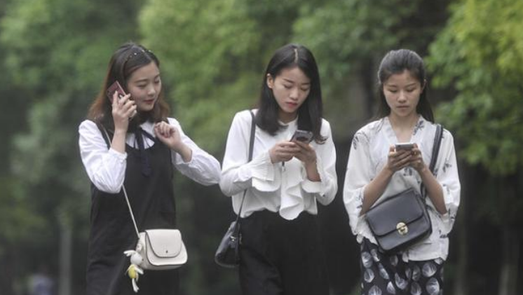 大学生“私下交易”曝光，只顾眼前利益，殊不知影响的是未来