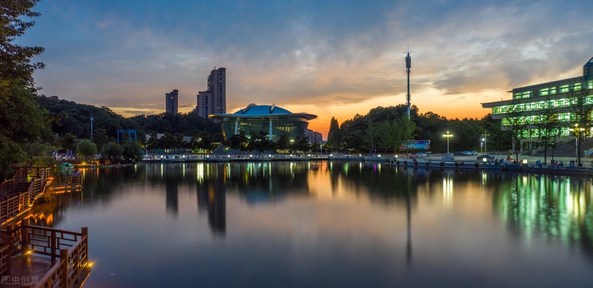 大学不在省会城市有多悲哀，如果不信的话，请看看信阳师范学院