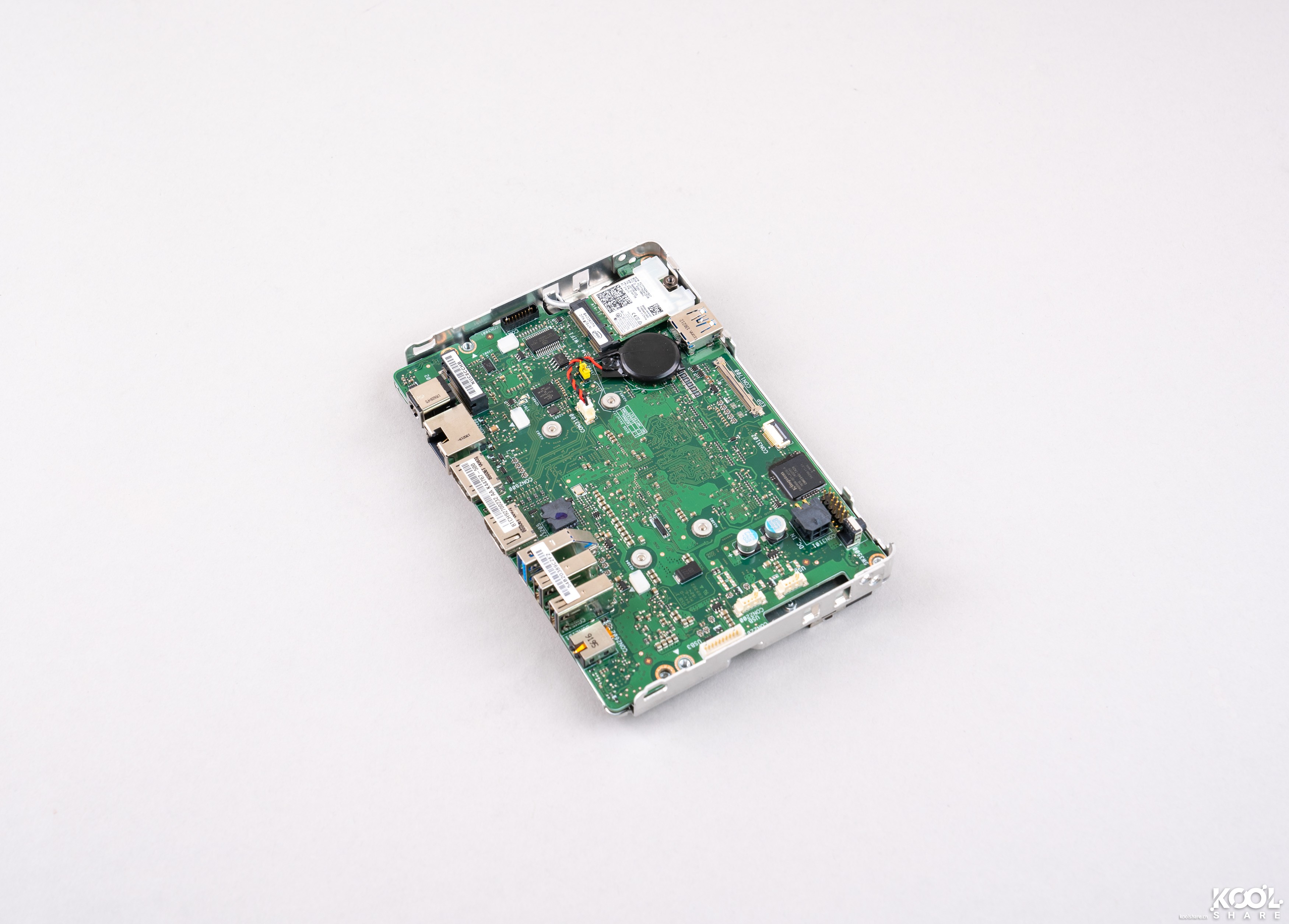 Intel NUC8CHK Chaco Canyon 开箱拆解评测