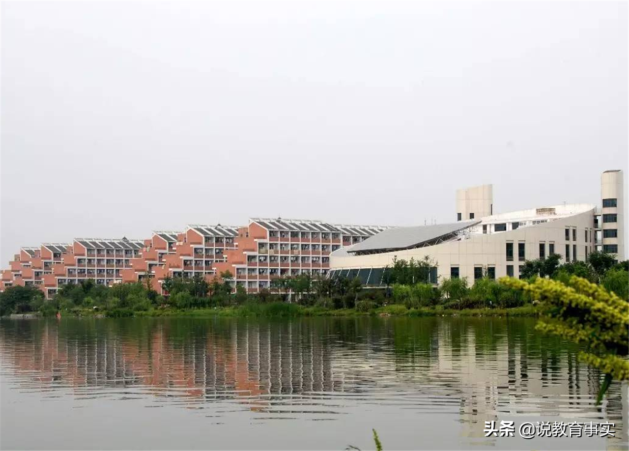 学校是如假包换的一本大学，却在多地是二本招生，捡漏要把握机会
