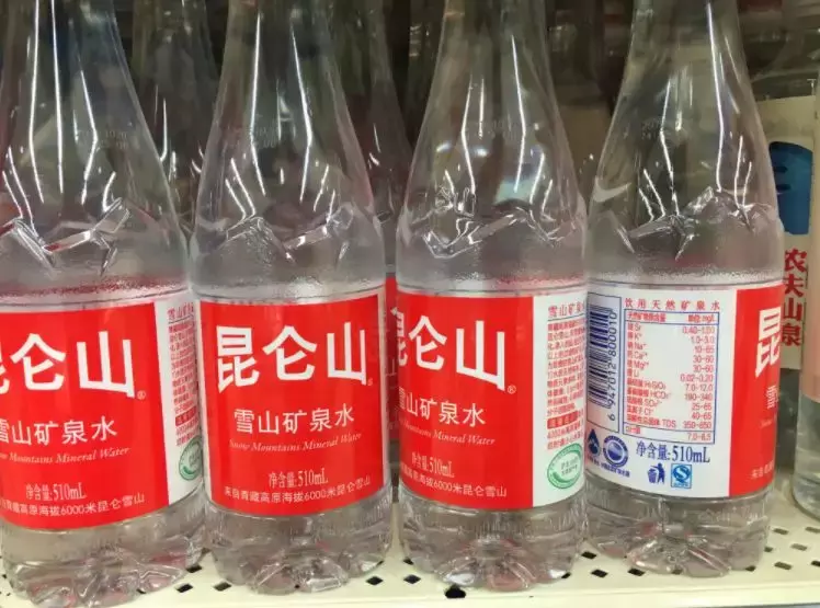 2元一瓶的瓶装水,为什么也能成就中国首富?