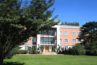 为何家长争着送孩子读私立学校，不选公立学校，私立真有那么好？