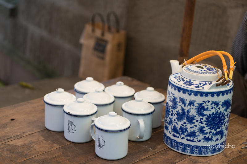 山城重庆，轻轨出行，玩转8D网红城市