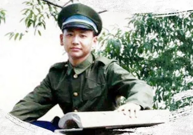 王伟坠机事后，亲历者赵宇：美机为了逃脱我军监视，导致王伟牺牲