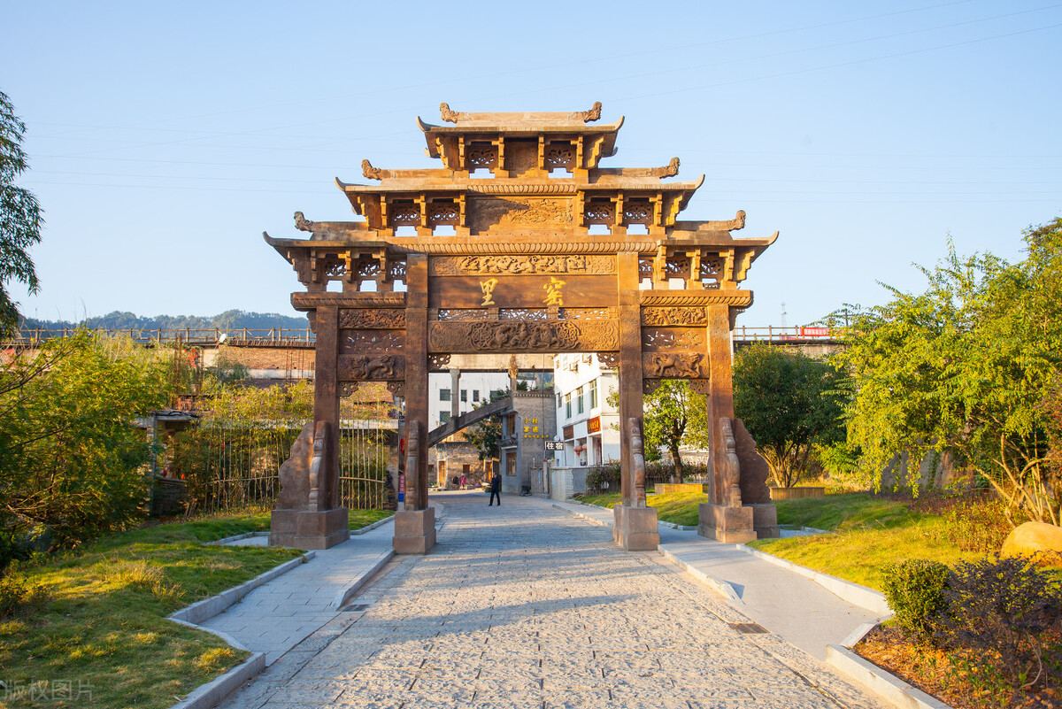 中国十大古建筑与十大唯美古镇全景巡礼