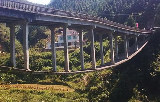 湖南一大桥全程没桥墩，被载入桥梁史册，设计师逆袭成高级工程师