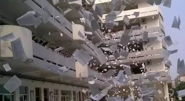 1000万考生背后的商机：千元买答案，5万保过线！高考生意很暴利