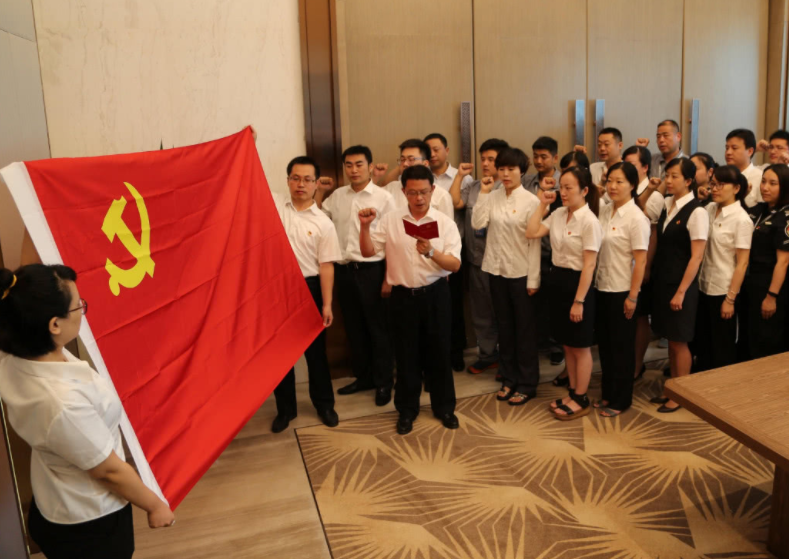 大学生入党好处多，决定权并不在辅导员手中，大一新生需提前了解