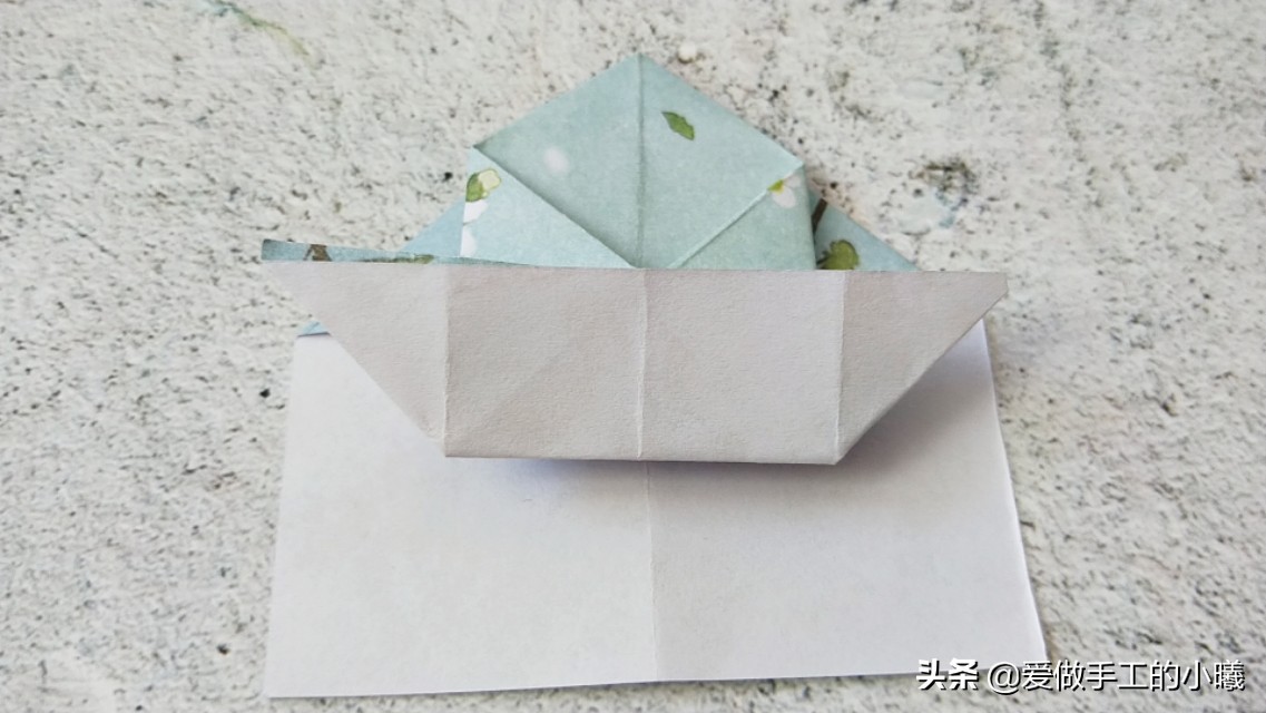 折纸教程:折一顶漂亮的遮阳帽,折法很简单,可以给娃娃戴哦