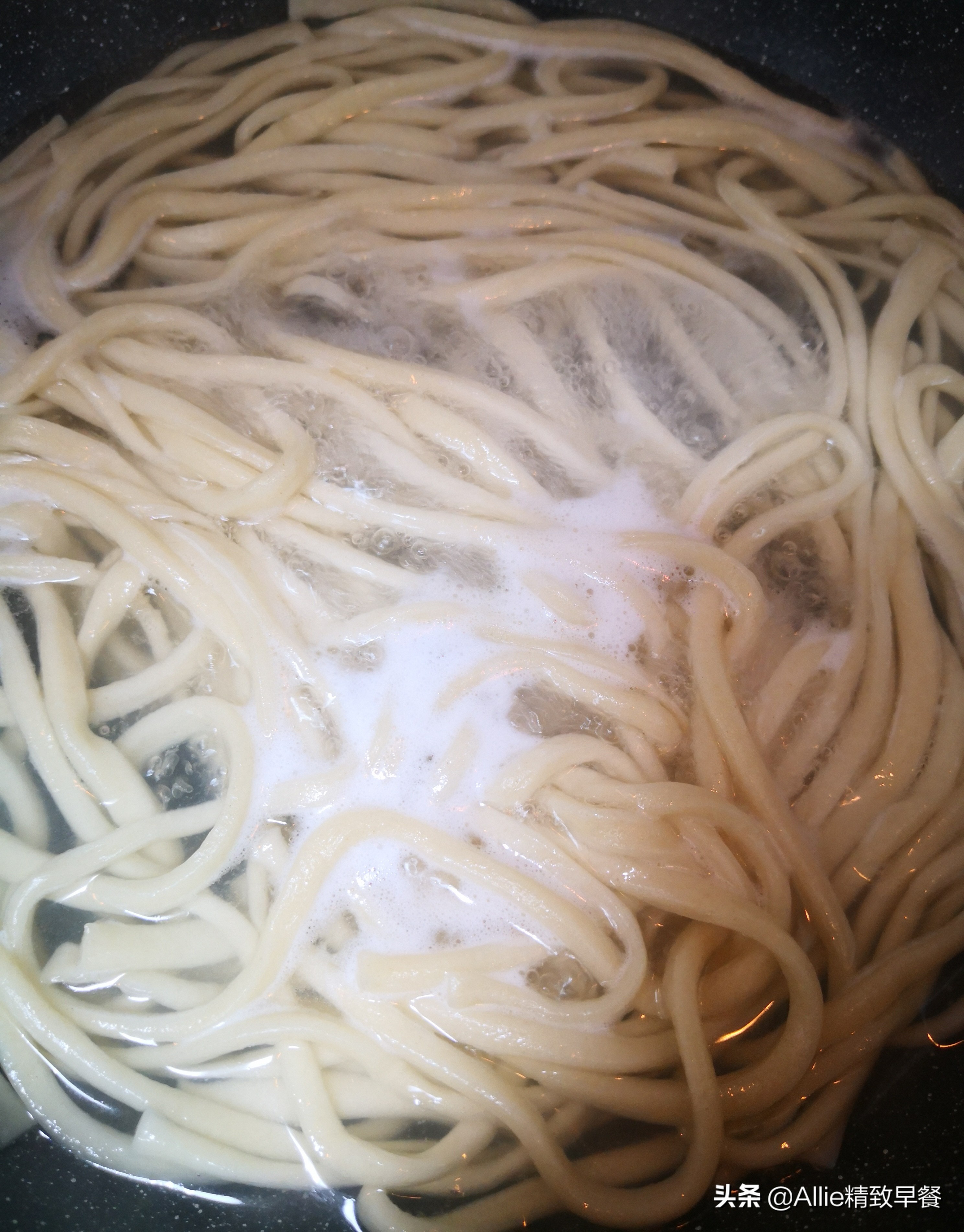 家常炒拉面有技巧，這樣做比面館都好吃還不油膩，食材多，真營養