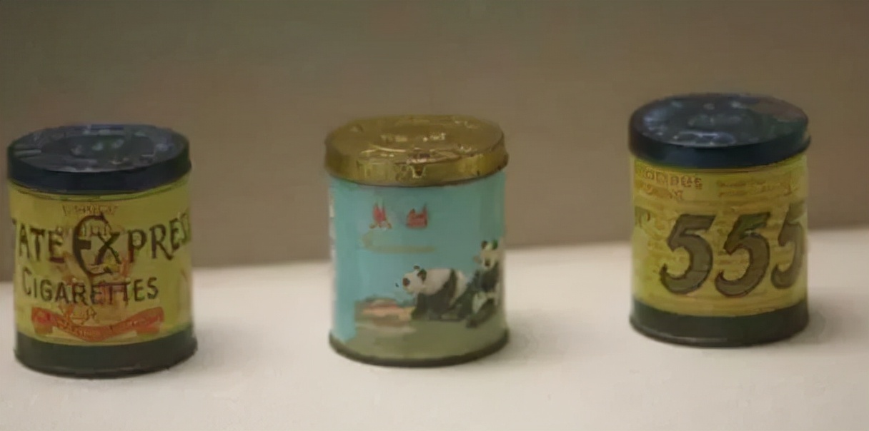 “Lake Lart Lake”的四个主要细节是上帝的笔。这是一个无法错过的重要部分。