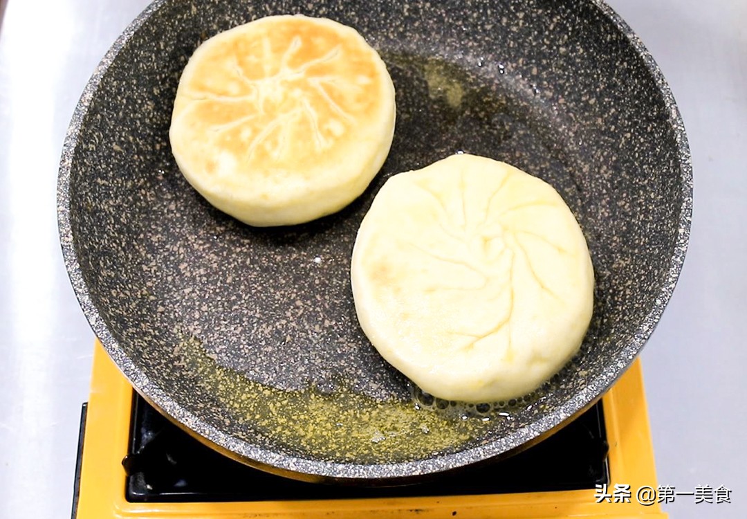 地瓜餅的做法,地瓜餅的做法簡單好吃