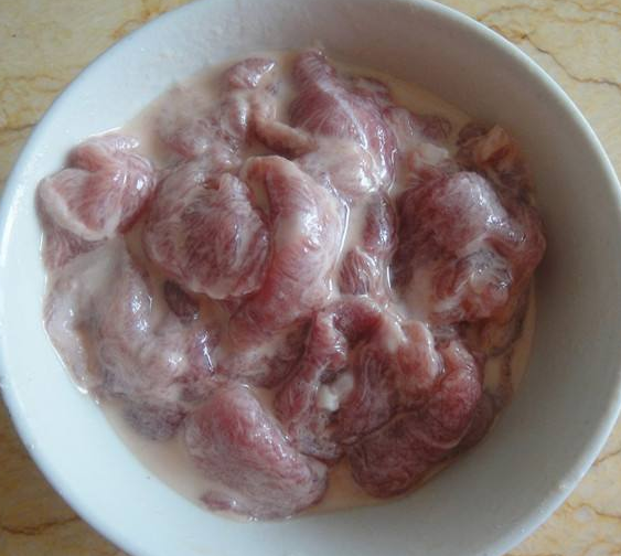 鱼腥草在云贵川渝常这样吃，没有“腥味”，清脆鲜香、滑嫩爽口