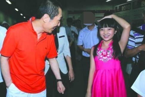 假唱风波、被怼老气？20岁林妙可依然拍戏上央视，悄悄活成大赢家