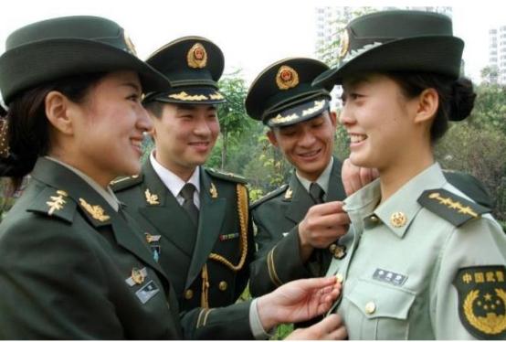 想考军校的女生看过来，这些军校在招女生，毕业还“包分配”