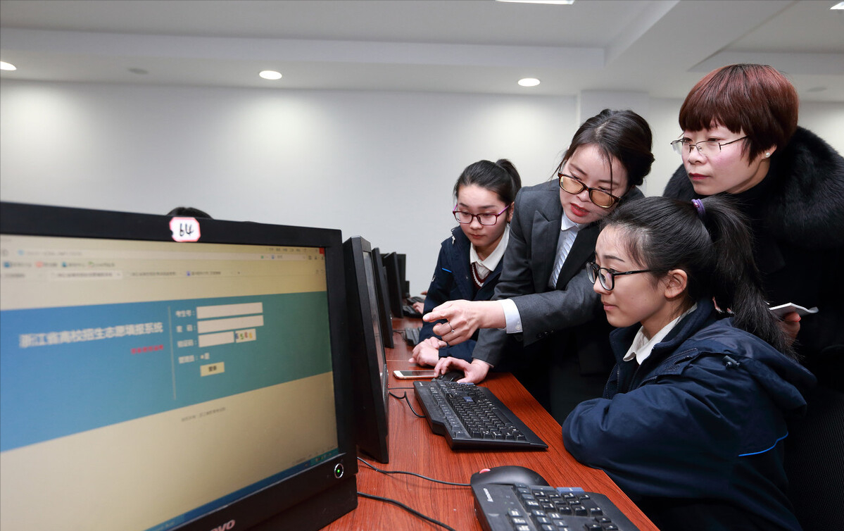 河南的学生迎来好消息，3所知名高校将落户河南，幸福来得太突然