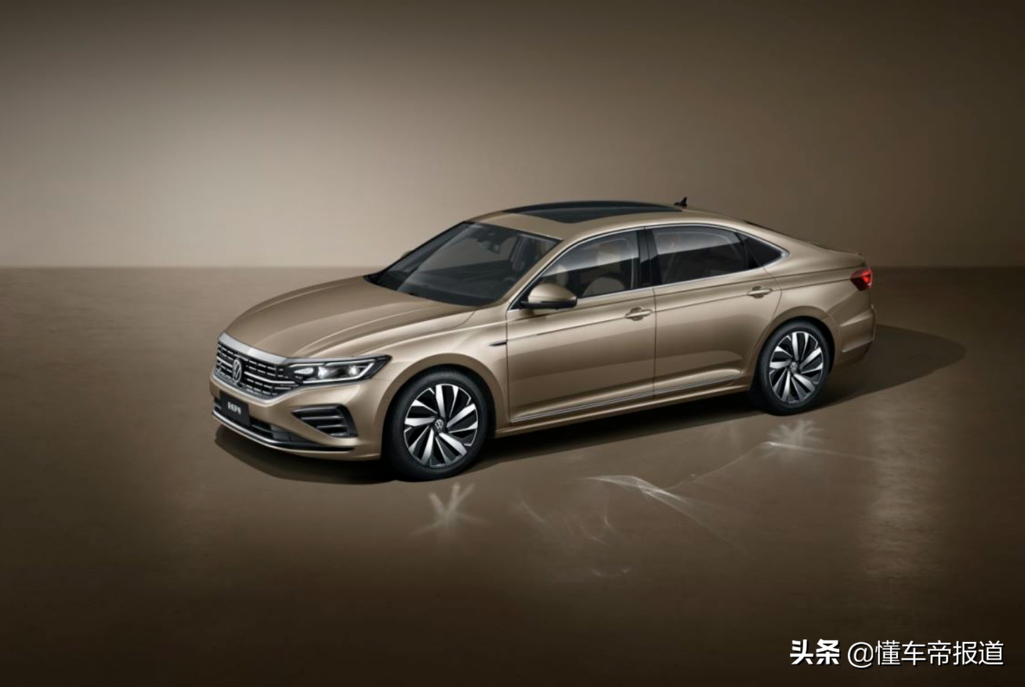 探馆 | 大众新款帕萨特家族实车曝光，明日正式亮相，提供两种外观
