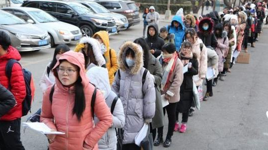 大学考试也很“难”，尤其是体测考试，让学生都直言：怕了怕了