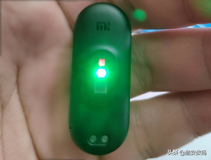 小米手环 6 NFC 上手：不是终点，更是起点