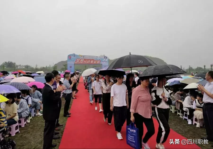 成都职校太火了!就连本校教师侄女也选择就读