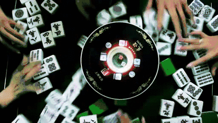 手游棋牌异军突起，江湖频现财富神话……