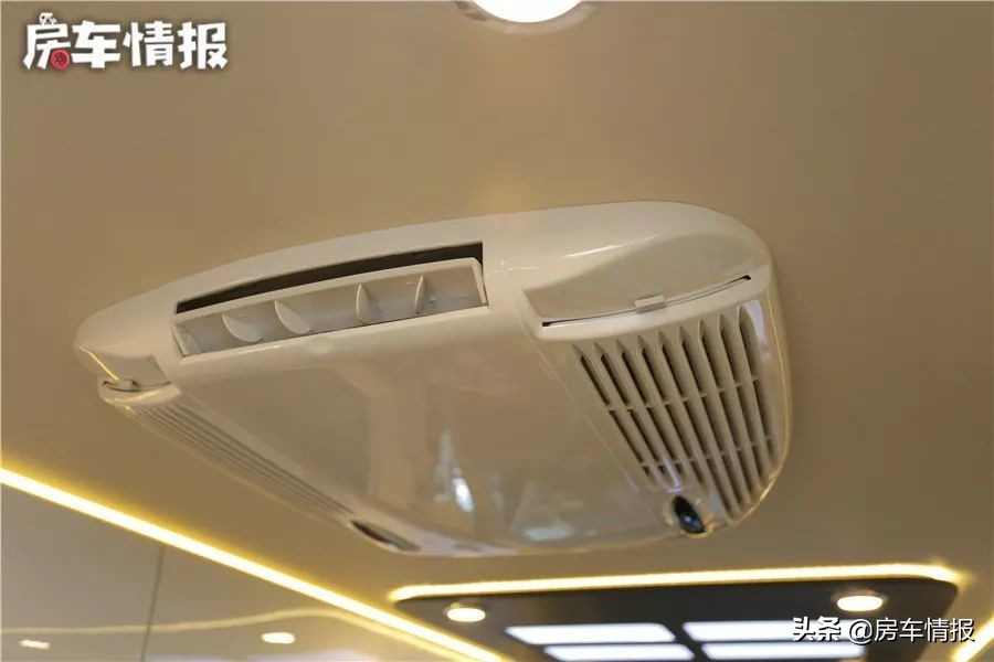宇通依维柯B型房车2+3式布局，超大天窗，内饰豪华，适合3口之家