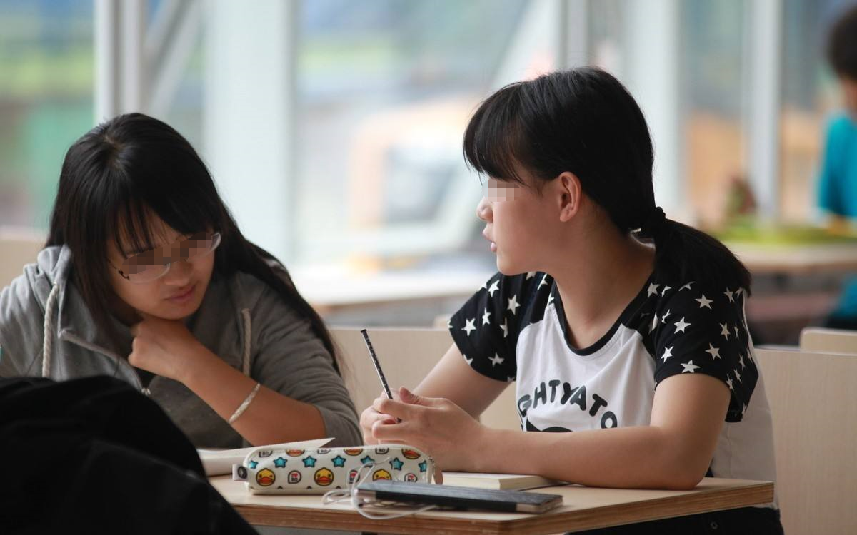 高考史上两位“最牛高考状元”，一个考750，一个749，现状如何