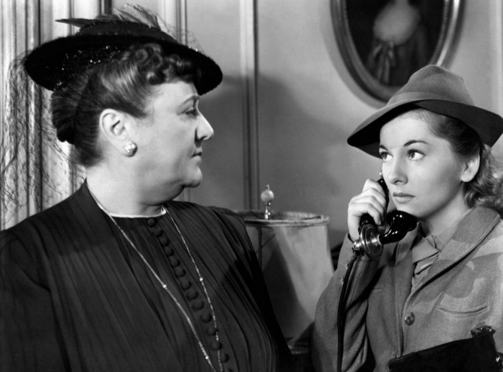 从限制性叙述到符号性元素,深度解读希区柯克电影《蝴蝶梦》