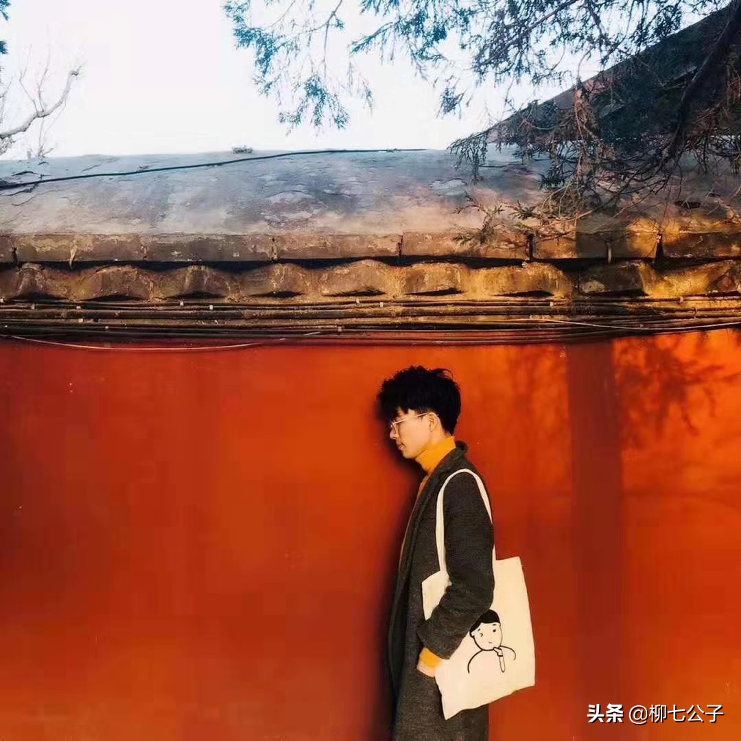 愿有人与你共黄昏，有人问你粥可温；愿你的眼里有星辰和大海