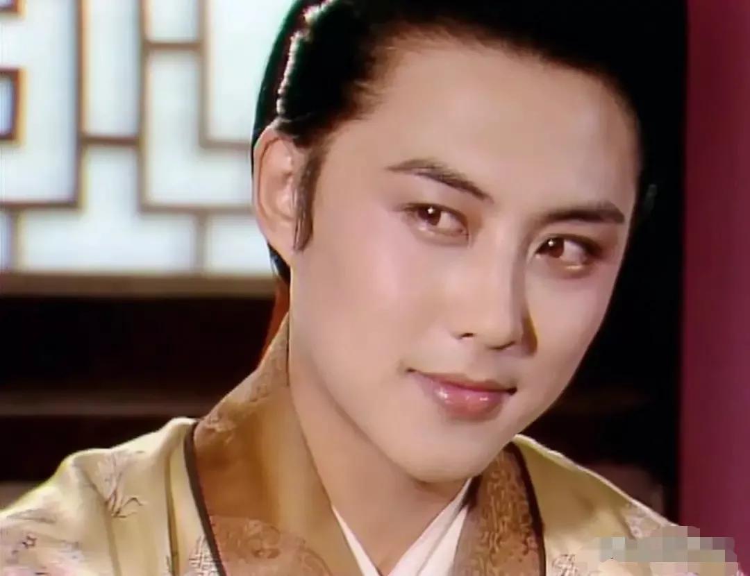 戏里颠倒众生，戏外专情一人？4位情史干净的男星，娱乐圈太稀缺