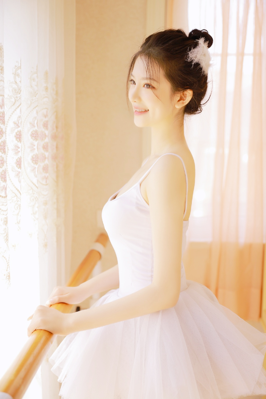 北电新晋校花,天秤座女生戴安宁,一袭青春舞衣演绎纯美白天鹅