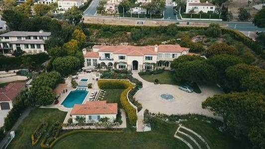 贾会计还是真精明？无差别收割200亿，他下周真的会回国吗？