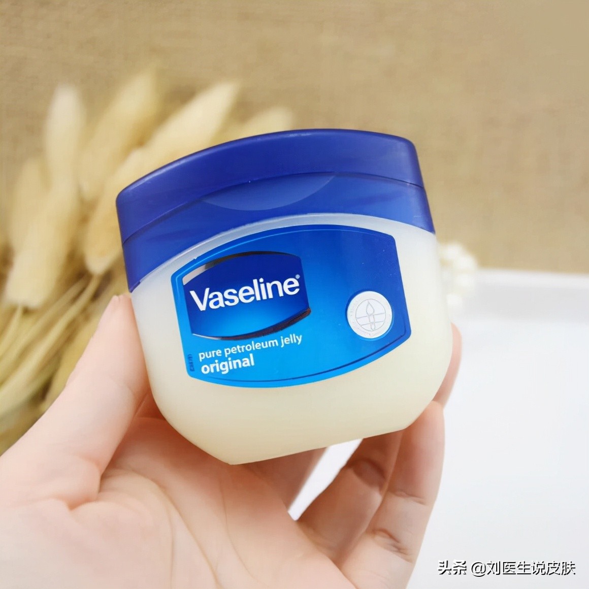 手脚皲裂有救了！教你「白+黑」护理方法，重现柔嫩肌肤