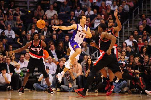 nba纳什为什么喜欢上五小(“唯快不破”纳什快过摄像机，2次MVP打造跑轰时代力压科比)